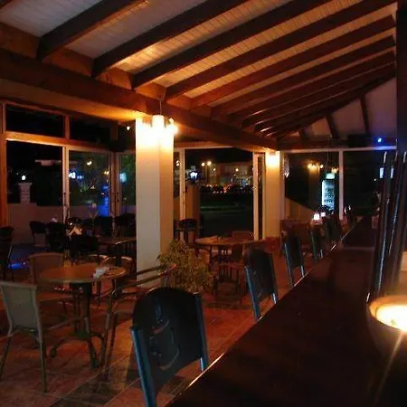 Alexis Pool Hotell 3*