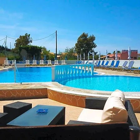 Alexis Pool Hotel